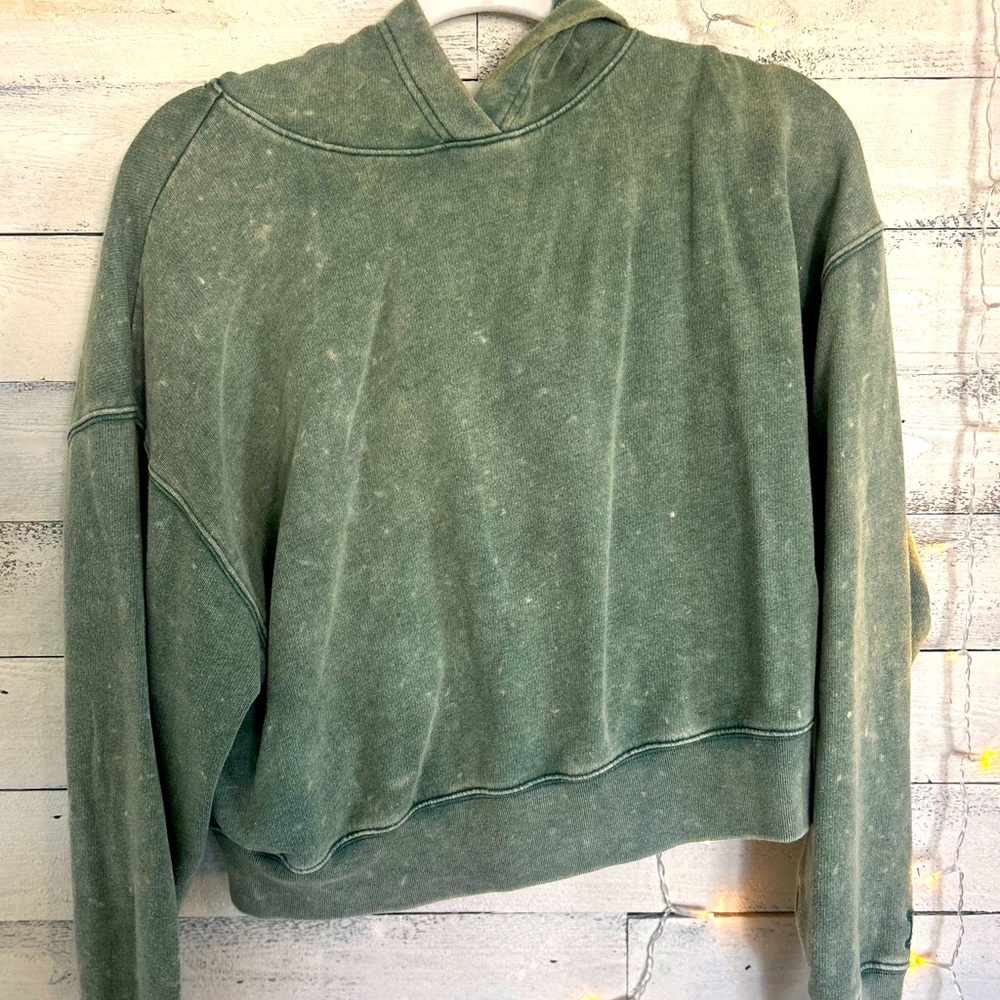 Victoria secret cropped hoodie!